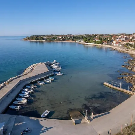 Elia סבודרייה