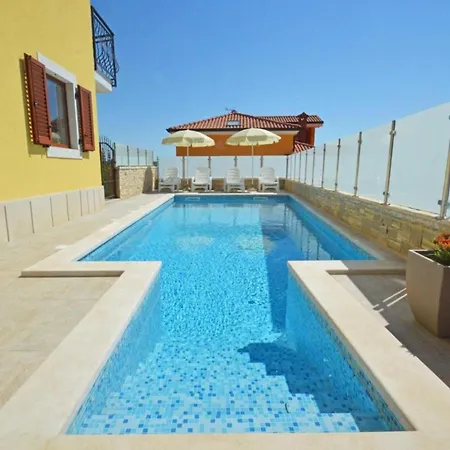 Elia * סבודרייה