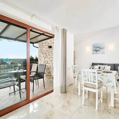 Elia Apartment Savudrija