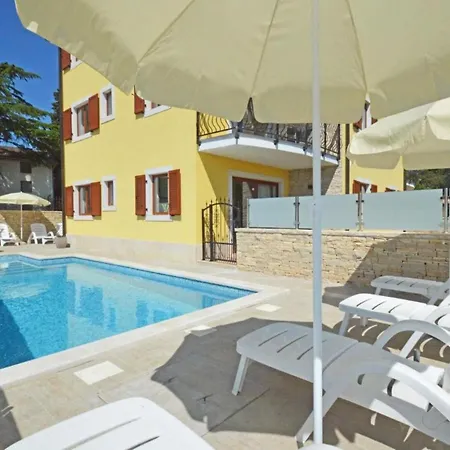 Elia Apartment